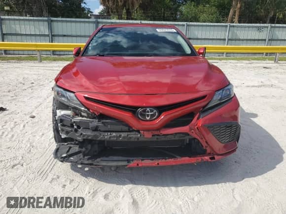 2023 Toyota Camry SE z VIN 4T1G11AK7PU120197, wystawiony jako Copart lot #69823055 z przebiegiem 55 573 mil mil oraz Szkoda całkowita • Salvage title. Historia ofert i sprzedaży dostępna na DreamBid. Obrazek 5.