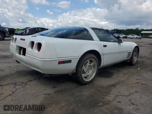 1993 Chevrolet Corvette с VIN 1G1YY23P1P5107306, выставлен на аукционе Copart как лот 56667735 с пробегом Не указан миль и Чистый • Clean title. История ставок и продаж доступна на DreamBid. Изображение 3.