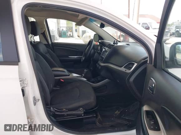 2015 Dodge Journey SE с VIN 3C4PDCAB7FT511723, выставлен на аукционе IAAI как лот 42521332 с пробегом 201 723 миль миль и . История ставок и продаж доступна на DreamBid. Изображение 5.