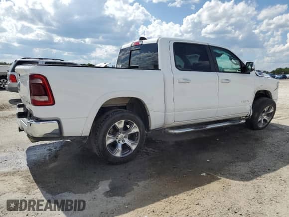 2020 Ram 1500 Laramie z VIN 1C6SRFJM6LN249842, wystawiony jako Copart lot #66712705 z przebiegiem 180 577 mil mil oraz Szkoda całkowita • Salvage title. Historia ofert i sprzedaży dostępna na DreamBid. Obrazek 3.