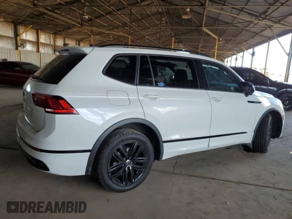 2022 Volkswagen Tiguan SE R-Line Black с VIN 3VVCB7AX5NM070935, выставлен на аукционе Copart как лот 80147435 с пробегом 64 700 миль миль и Списание • Salvage title. История ставок и продаж доступна на DreamBid. Изображение 3.