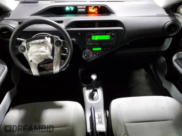 2013 Toyota Prius Two с VIN JTDKDTB34D1547598, выставлен на аукционе Copart как лот 84367235 с пробегом 113 402 миль миль и Списание • Salvage title. История ставок и продаж доступна на DreamBid. Изображение 8.