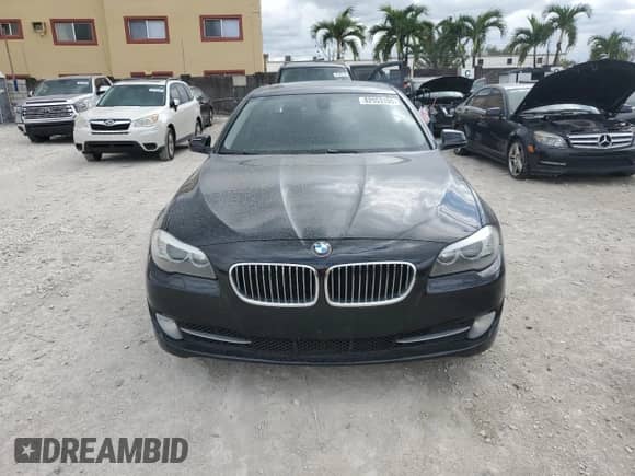 2013 BMW 5 Series 528i with VIN WBAXG5C59DDY33855, listed as a Copart auction lot 82553105 with 111,650 mi miles and Clean title. Bid and sale history available at DreamBid. Image 5.