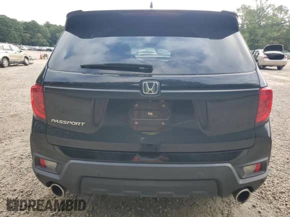 2022 Honda Passport EX-L with VIN 5FNYF7H58NB001285, listed as a Copart auction lot 70292965 with 151,598 mi miles and Salvage title. Bid and sale history available at DreamBid. Image 6.