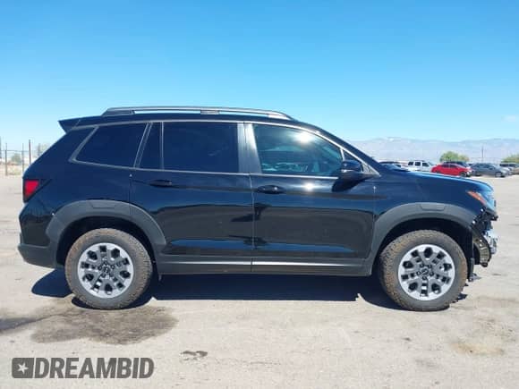 2025 Honda Passport TrailSport with VIN 5FNYF8H66SB012537, listed as a IAAI auction lot 43332615 with 1,998 mi miles and . Bid and sale history available at DreamBid. Image 14.