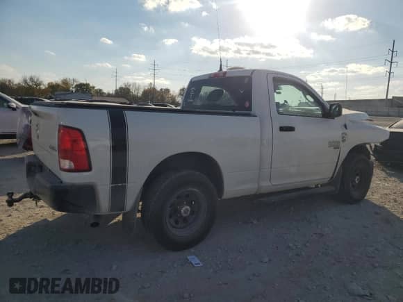 2019 Ram 1500 Tradesman z VIN 3C6JR7AG3KG680447, wystawiony jako Copart lot #78322744 z przebiegiem 117 772 mil mil oraz Szkoda całkowita • Salvage title. Historia ofert i sprzedaży dostępna na DreamBid. Obrazek 3.