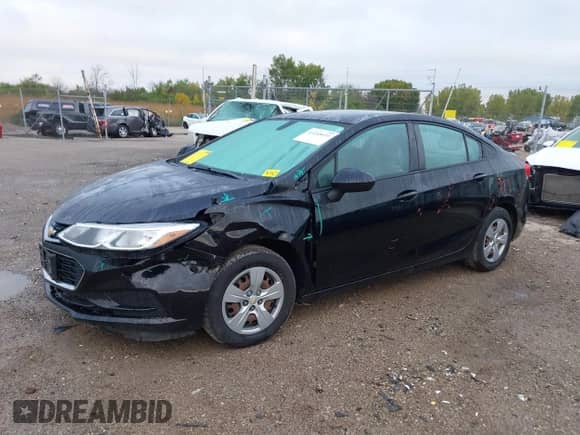 2017 Chevrolet Cruze LS z VIN 1G1BC5SMXH7194903, wystawiony jako IAAI lot #43268653 z przebiegiem 160 722 mil mil oraz . Historia ofert i sprzedaży dostępna na DreamBid. Obrazek 2.