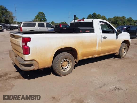 2023 Chevrolet Silverado 1500 Work Truck z VIN 3GCNDAEK9PG227171, wystawiony jako IAAI lot #43430500 z przebiegiem 82 620 mil mil oraz . Historia ofert i sprzedaży dostępna na DreamBid. Obrazek 4.