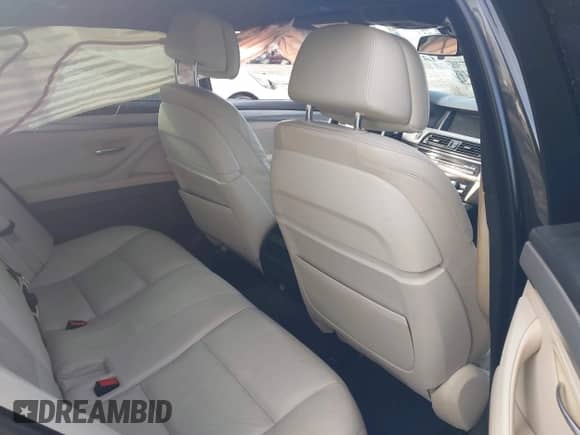 2015 BMW 5 Series 535i с VIN WBA5B1C53FD922533, выставлен на аукционе IAAI как лот 42522333 с пробегом 70 574 миль миль и . История ставок и продаж доступна на DreamBid. Изображение 8.