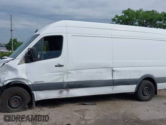 2008 Dodge Sprinter with VIN WD0PE845085246881, listed as a IAAI auction lot 42700521 with 328,890 mi miles and . Bid and sale history available at DreamBid. Image 14.