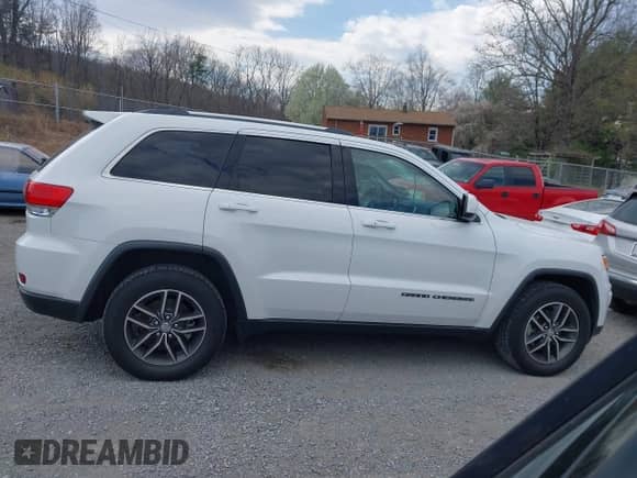 2018 Jeep Grand Cherokee Laredo с VIN 1C4RJFAG1JC479838, выставлен на аукционе IAAI как лот 41903955 с пробегом 73 076 миль миль и . История ставок и продаж доступна на DreamBid. Изображение 13.