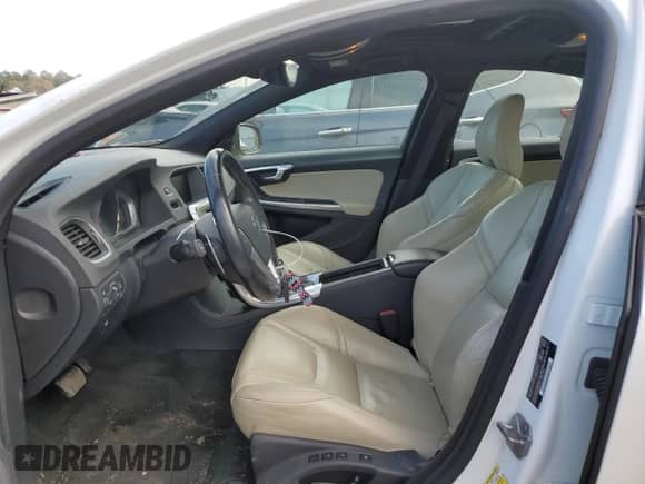 2015 Volvo S60 T6 Drive-E with VIN YV149MFK8F1345555, listed as a Copart auction lot 44394993 with 109,255 mi miles and . Bid and sale history available at DreamBid. Image 7.