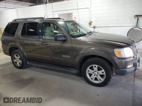 2008 Ford Explorer XLT z VIN 1FMEU63EX8UA04772, wystawiony jako Copart lot #84036285 z przebiegiem 198 726 mil mil oraz Czysty tytuł • Clean title. Historia ofert i sprzedaży dostępna na DreamBid. Obrazek 4.