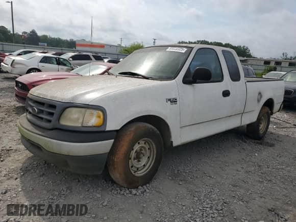 2000 Ford F-150 XL z VIN 1FTRX17W2YNA35334, wystawiony jako Copart lot #55320925 z przebiegiem Nie podano mil oraz Czysty tytuł • Clean title. Historia ofert i sprzedaży dostępna na DreamBid. Obrazek 1.