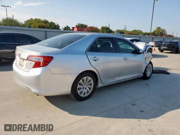 2014 Toyota Camry L с VIN 4T4BF1FK6ER350885, выставлен на аукционе Copart как лот 72104345 с пробегом 168 250 миль миль и Списание • Salvage title. История ставок и продаж доступна на DreamBid. Изображение 3.