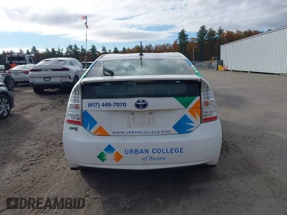 2011 Toyota Prius III z VIN JTDKN3DU7B0259158, wystawiony jako IAAI lot #43337280 z przebiegiem 202 633 mil mil oraz . Historia ofert i sprzedaży dostępna na DreamBid. Obrazek 16.