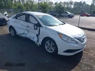 2014 Hyundai Sonata GLS z VIN 5NPEB4AC7EH826757, wystawiony jako IAAI lot #42351452 z przebiegiem 47 300 mil mil oraz . Historia ofert i sprzedaży dostępna na DreamBid. Obrazek 1.