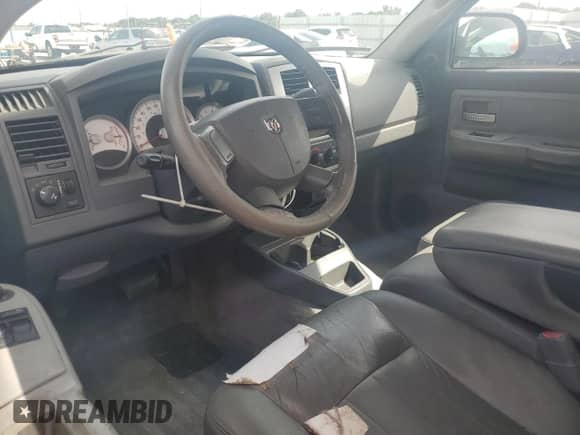 2005 Dodge Dakota with VIN 1D7HW52N25S260781, listed as a Copart auction lot 71846035 with 191,094 mi miles and Salvage title. Bid and sale history available at DreamBid. Image 8.