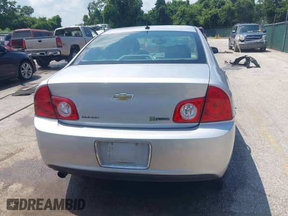 2010 Chevrolet Malibu z VIN 1G1ZF5EZXAF133043, wystawiony jako IAAI lot #42680239 z przebiegiem 125 964 mil mil oraz . Historia ofert i sprzedaży dostępna na DreamBid. Obrazek 16.