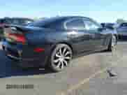 2013 Dodge Charger RT z VIN 2C3CDXCT6DH693341, wystawiony jako IAAI lot #41414225 z przebiegiem 138 031 mil mil oraz . Historia ofert i sprzedaży dostępna na DreamBid. Obrazek 4.