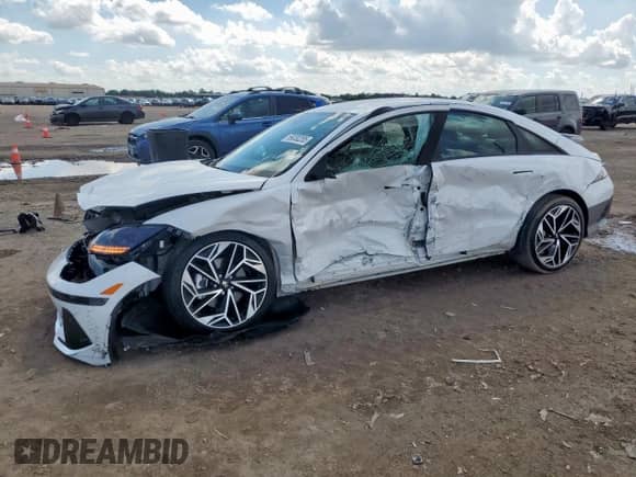 2025 Hyundai Ioniq 6 SEL с VIN KMHM34AA6SA088679, выставлен на аукционе Copart как лот 69030285 с пробегом 3 006 миль миль и Списание • Salvage title. История ставок и продаж доступна на DreamBid. Изображение 1.