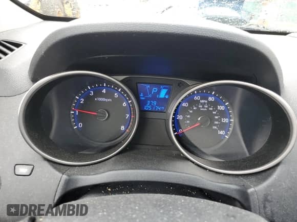 2011 Hyundai Tucson Limited with VIN KM8JUCAC0BU226646, listed as a Copart auction lot 80653715 with 105,174 mi miles and Salvage title. Bid and sale history available at DreamBid. Image 9.