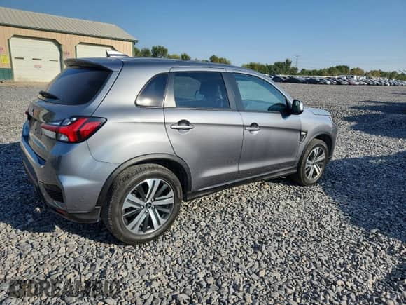 2021 Mitsubishi Outlander ES z VIN JA4APUAU1MU001160, wystawiony jako Copart lot #81616325 z przebiegiem 96 015 mil mil oraz Szkoda całkowita • Salvage title. Historia ofert i sprzedaży dostępna na DreamBid. Obrazek 3.