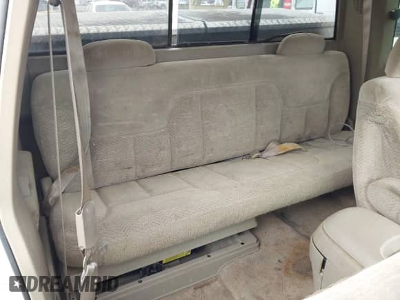 1996 Chevrolet Silverado 1500 with VIN 1GCEK19R8TE251962, listed as a IAAI auction lot 43391675 with 329,983 mi miles and . Bid and sale history available at DreamBid. Image 8.