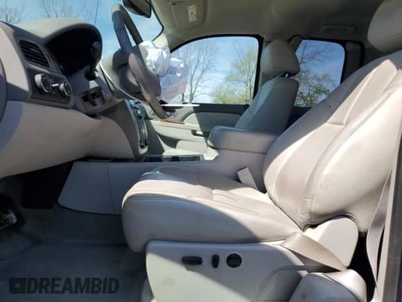 2010 GMC Sierra 1500 SLT z VIN 1GTSKWE37AZ198954, wystawiony jako Copart lot #53842115 z przebiegiem 86 323 mil mil oraz Szkoda całkowita • Salvage title. Historia ofert i sprzedaży dostępna na DreamBid. Obrazek 7.