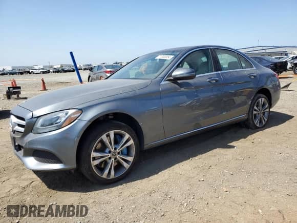 2017 Mercedes-Benz C 350e с VIN 55SWF4HB9HU233747, выставлен на аукционе Copart как лот 71305354 с пробегом 82 978 миль миль и Списание • Salvage title. История ставок и продаж доступна на DreamBid. Изображение 1.