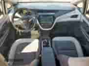 2018 Chevrolet Bolt EV Premier с VIN 1G1FX6S04J4118738, выставлен на аукционе Copart как лот 70757265 с пробегом 78 392 миль миль и Списание • Salvage title. История ставок и продаж доступна на DreamBid. Изображение 8.