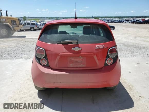 2014 Chevrolet Sonic LT z VIN 1G1JD6SH4E4236139, wystawiony jako Copart lot #62776295 z przebiegiem 155 307 mil mil oraz Szkoda całkowita • Salvage title. Historia ofert i sprzedaży dostępna na DreamBid. Obrazek 6.