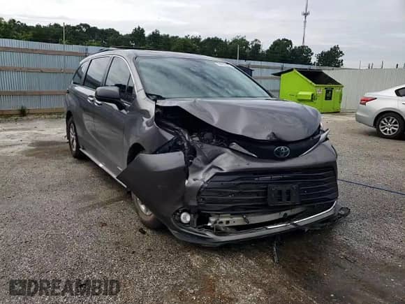 2021 Toyota Sienna XLE z VIN 5TDYRKEC0MS009162, wystawiony jako Copart lot #59762565 z przebiegiem 105 826 mil mil oraz Szkoda całkowita • Salvage title. Historia ofert i sprzedaży dostępna na DreamBid. Obrazek 15.