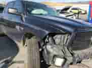 2019 Ram 1500 Express z VIN 1C6RR7KT4KS593258, wystawiony jako Copart lot #71985455 z przebiegiem 68 638 mil mil oraz Szkoda całkowita • Salvage title. Historia ofert i sprzedaży dostępna na DreamBid. Obrazek 13.