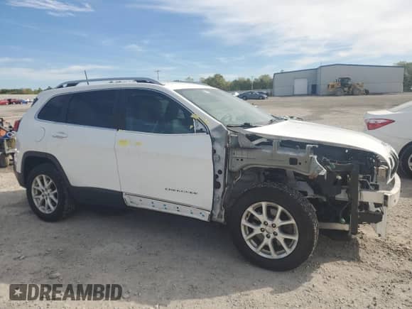 2016 Jeep Cherokee Latitude с VIN 1C4PJMCB0GW341020, выставлен на аукционе Copart как лот 84867825 с пробегом 93 782 миль миль и Списание • Salvage title. История ставок и продаж доступна на DreamBid. Изображение 4.