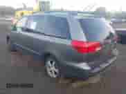 2004 Toyota Sienna XLE z VIN 5TDZA22C44S131961, wystawiony jako IAAI lot #43266500 z przebiegiem 177 567 mil mil oraz . Historia ofert i sprzedaży dostępna na DreamBid. Obrazek 3.