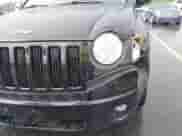 2010 Jeep Compass Sport z VIN 1J4NT1FB6AD638222, wystawiony jako IAAI lot #42076051 z przebiegiem 201 986 mil mil oraz . Historia ofert i sprzedaży dostępna na DreamBid. Obrazek 12.