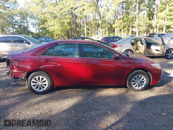 2015 Toyota Camry SE z VIN 4T1BF1FK8FU902401, wystawiony jako IAAI lot #43374452 z przebiegiem 103 323 mil mil oraz . Historia ofert i sprzedaży dostępna na DreamBid. Obrazek 14.