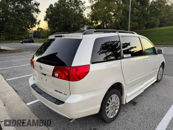 2009 Toyota Sienna XLE with VIN 5TDZK22C09S247890, listed as a Copart auction lot 86327845 with 95,435 mi miles and Clean title. Bid and sale history available at DreamBid. Image 4.