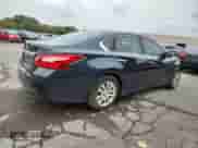 2016 Nissan Altima SV z VIN 1N4AL3AP8GC242882, wystawiony jako Copart lot #81329815 z przebiegiem 116 081 mil mil oraz Szkoda całkowita • Salvage title. Historia ofert i sprzedaży dostępna na DreamBid. Obrazek 3.