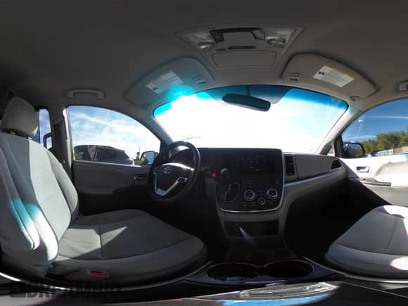 2015 Toyota Sienna LE с VIN 5TDKK3DC9FS575681, выставлен на аукционе IAAI как лот 43259036 с пробегом 234 312 миль миль и . История ставок и продаж доступна на DreamBid. Изображение 18.