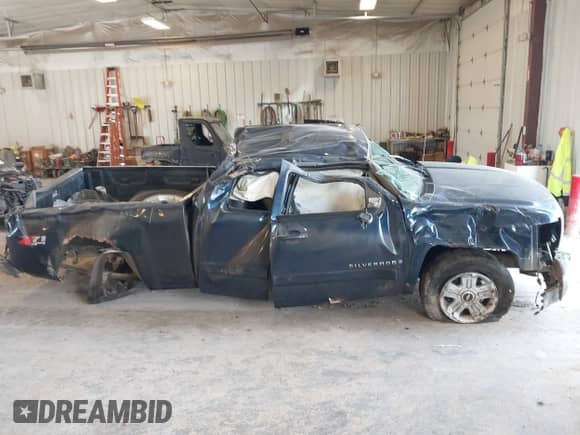 2008 Chevrolet Silverado 1500 2LT z VIN 2GCEK19J681135842, wystawiony jako IAAI lot #43380284 z przebiegiem 189 292 mil mil oraz . Historia ofert i sprzedaży dostępna na DreamBid. Obrazek 6.