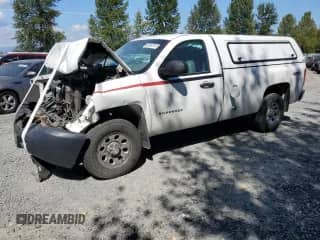 2012 Chevrolet Silverado 1500 Work Truck z VIN 1GCNKPEX8CZ255476, wystawiony jako Copart lot #65399715 z przebiegiem 136 610 mil mil oraz Szkoda całkowita • Salvage title. Historia ofert i sprzedaży dostępna na DreamBid. Obrazek 1.