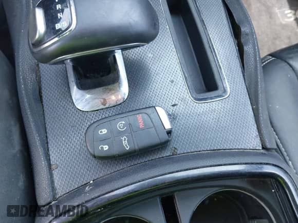 2014 Chrysler 300 S с VIN 2C3CCAGG6EH383723, выставлен на аукционе IAAI как лот 42703882 с пробегом 141 309 миль миль и . История ставок и продаж доступна на DreamBid. Изображение 11.
