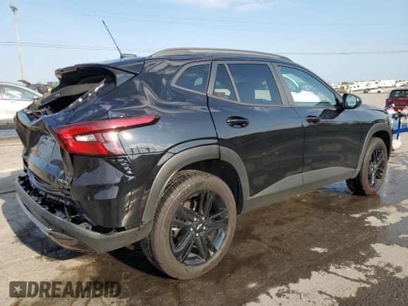 2025 Chevrolet Trax ACTIV with VIN KL77LKEP5SC154032, listed as a Copart auction lot 80866645 with 10,470 mi miles and Salvage title. Bid and sale history available at DreamBid. Image 3.