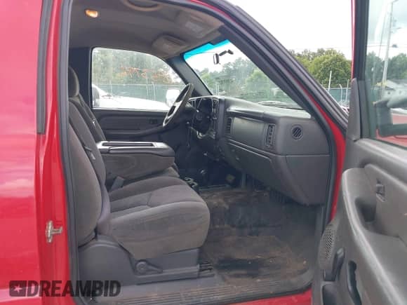 2007 Chevrolet Silverado 2500HD LT1 z VIN 1GCHK24U77E195940, wystawiony jako IAAI lot #42953792 z przebiegiem 132 185 mil mil oraz . Historia ofert i sprzedaży dostępna na DreamBid. Obrazek 5.