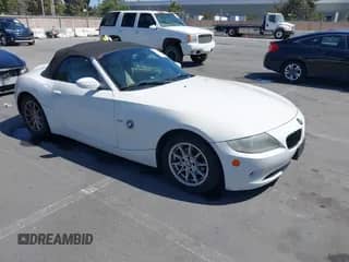 2005 BMW Z4 2.5i с VIN 4USBT33525LS56598, выставлен на аукционе IAAI как лот 42620829 с пробегом 111 999 миль миль и . История ставок и продаж доступна на DreamBid. Изображение 1.