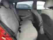 2013 Hyundai Accent GS z VIN KMHCT5AE4DU083907, wystawiony jako Copart lot #71919105 z przebiegiem 124 190 mil mil oraz Szkoda całkowita • Salvage title. Historia ofert i sprzedaży dostępna na DreamBid. Obrazek 11.