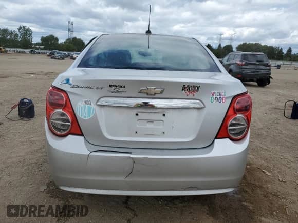 2015 Chevrolet Sonic LT с VIN 1G1JC5SH4F4103198, выставлен на аукционе Copart как лот 71363595 с пробегом 124 822 миль миль и Списание • Salvage title. История ставок и продаж доступна на DreamBid. Изображение 6.