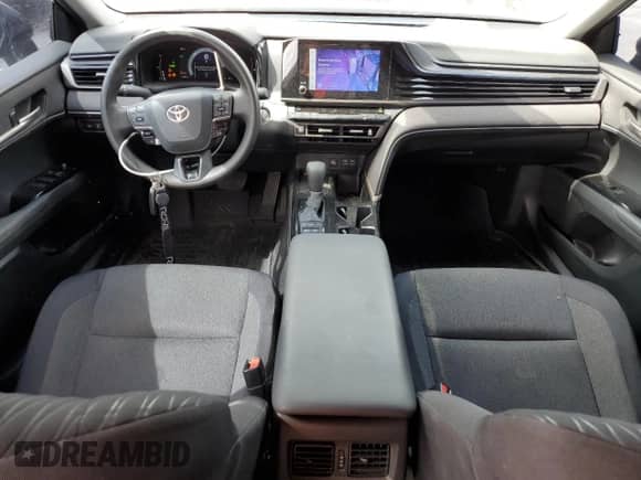 2025 Toyota Camry LE with VIN 4T1DAACK5SU559312, listed as a Copart auction lot 81644075 with 9,231 mi miles and Salvage title. Bid and sale history available at DreamBid. Image 8.